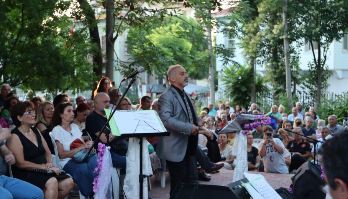 Adalarimizda-Turk-Sanat-Muzigi-Esintileri.jpg