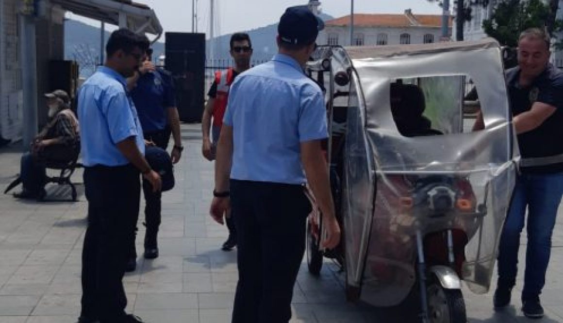 Akulu-arac-denetimleri-Heybeliadada-devam-ediyor.jpg