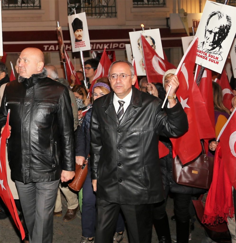 BÜYÜKADA SENCER DEMİREL SOKAĞI