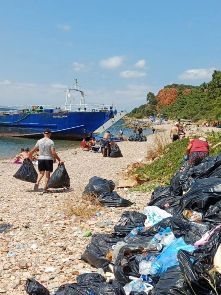 Madam Mart’a Koyunda Temizlik Çalışmaları Yaptık