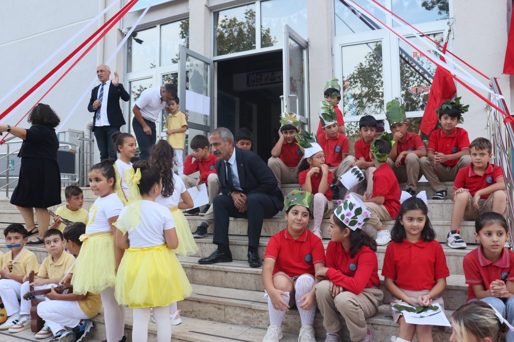 2025-2026 Eğitim-Öğretim Yılı Adalar’da Törenle Başladı