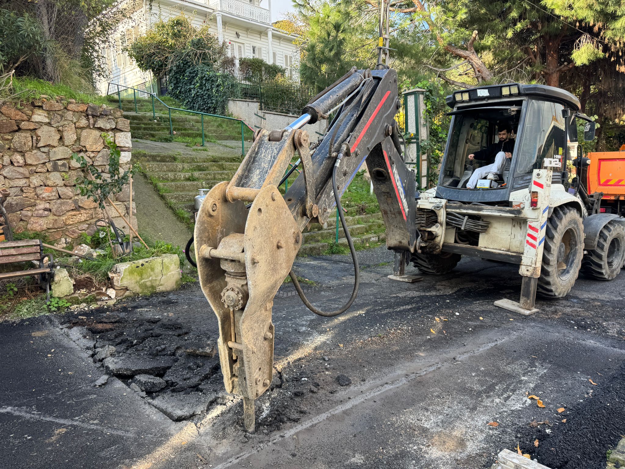 WhatsApp Image 2025-12-12 at 13.34.53 WhatsApp Image 2025-12-12 at 13.34.53