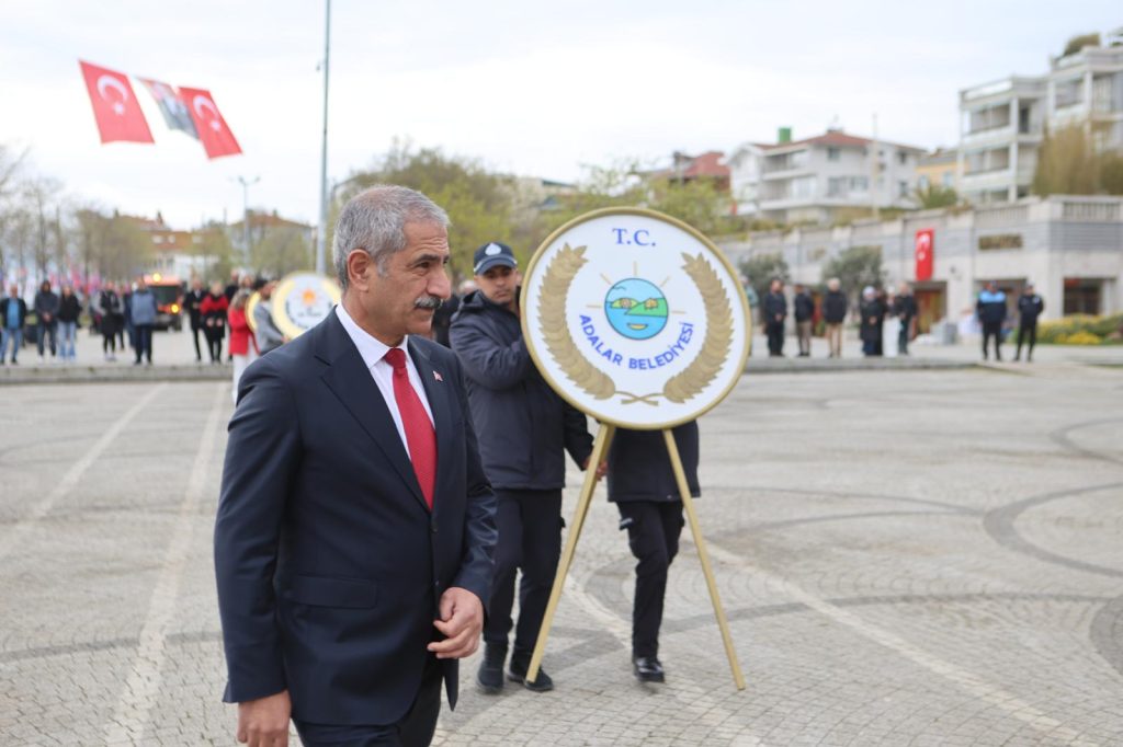 Adalar’da 23 Nisan Kutlamaları Resmi Törenle Başladı